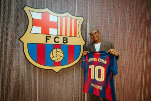 Lamine Yamal, renovado até 2031 e novo camisa 10 do FC Barcelona. / @FCBarcelona_br