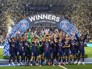 O PSG derrotou o Tottenham nos pênaltis e conquistou plea primeira vez o título da Supercopa da Europa. / Ricardo Nogueira