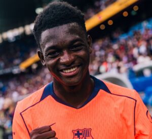 Bisiwu anotou dois gols e viveu seu primeiro grande dia com a camisa do Barça. / @FCBarcelona_br