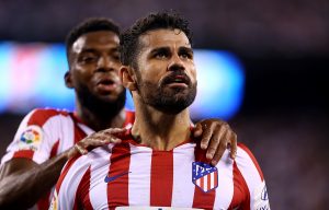 Diego Costa celebrando um gol contra o Real Madrid