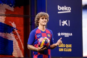 Griezmann na sua apresentação no Camp Nou / FCB