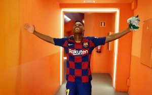 Ansu Fati, feliz após a estreia no Camp Nou