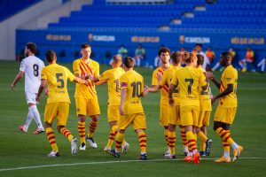 Os craques do Barça celebrando um dos gols na vitória por 3 a 1 sobre o Nàstic.