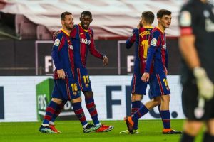 Messi comemora com os companheiros o gol marcado na vitória por 2 a 1 sobre o Athletic, no Camp Nou, pela Liga Espanhola.