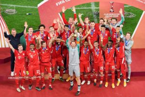 Os craques do Bayern comemoram o título do Mundial de Clubes da FIFA / Twitter: @FCBayernES