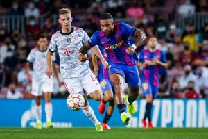 Memphis ficou isolado no ataque do Barça e pouco pôde fazer contra o Bayern / Twitter: @FCBarcelona_br