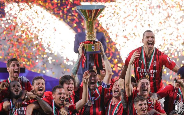O Milan voltou a conquistar o Campeonato Italiano após 11 anos. / Twitter: @acmilanbr