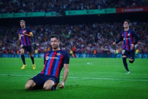 Lewandowski marcou dois gols na vitória do Barça por 3 a 0 sobre o Villarreal, pela Liga Espanhola. / Twitter: @FCBarcelona_br