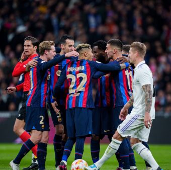 Os craques do Barça celebram o gol da vitória no Bernabéu, pela ida das semifinais da Copa do Rei.