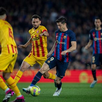 Lewandowski em ação contra o Girona, no Spotify Camp Nou, pela Liga Espanhola. / Twitter: @FCBarcelona_br