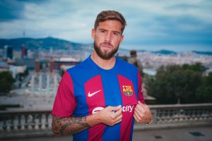 Inigo Martínez, no jogador do Barça para as próximas duas temporadas. / Twitter: @FCBarcelona_br