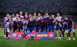 Os craques do Barça com o Troféu Joan Gamper 2023 / Twitter: @FCBarcelona_br