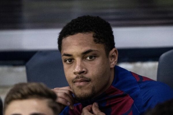 Vitor Roque teve uma passagem bastante discreta com a camisa do Barça a acabou emprestado ao Betis. / Foto: Ricardo Nogueira