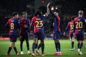 Os craques do Barça comemoram um dos gols marcados na vitória por 5 a 1 sobre o Betis. / Twitter @FCBarcelona_br