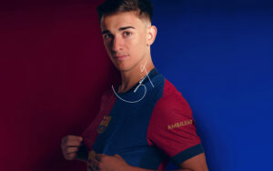 Gavi renovou com o Barça por maios cinco anos, até o dia 30 de junho de 2030. / Twitter @FCBarcelona_br