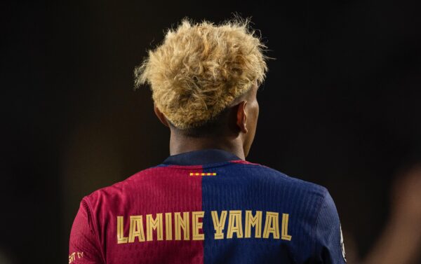 Lamine Yamal alcançou contra a Inter a marca de 100 jogos oficiais pelo Barça. / Ricardo Nogueira