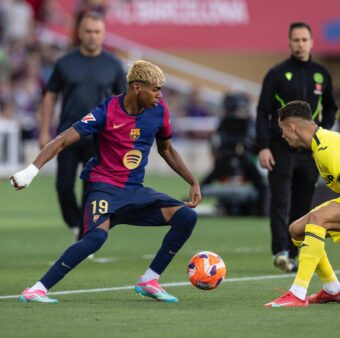Lamine Yamal foi um dos destaques do Barça e marcou o dele na derrota por 3 a 2 diante do Villarreal, pela penúltima rodada da LaLiga. / Ricardo Nogueira