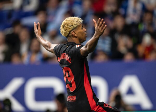 Lamine Yamal assinou um novo contrato com o Barça até 30 de junho de 2031. / Ricardo Nogueira
