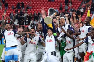 O Tottenham se coroou campeão da Europa League 2024/25 / Twitter @SpursOfficial
