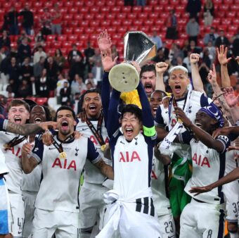 O Tottenham se coroou campeão da Europa League 2024/25 / Twitter @SpursOfficial