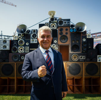 O presidente do Barça, Joan Laporta, foi um dos protagonistas do anúncio do regresso ao Spotify Camp Nou. / Twitter @FCbarcelona_br