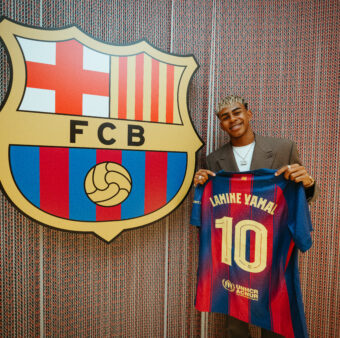 Lamine Yamal, renovado até 2031 e novo camisa 10 do FC Barcelona. / @FCBarcelona_br