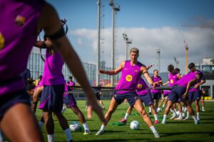 Os jogadores do Barça tiveram 10 sessões de treino em sete dias. / Twitter: @FCBarcelona_br
