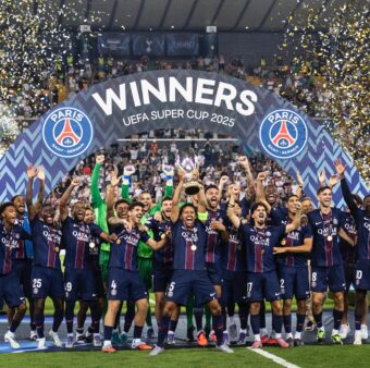 O PSG derrotou o Tottenham nos pênaltis e conquistou plea primeira vez o título da Supercopa da Europa. / Ricardo Nogueira
