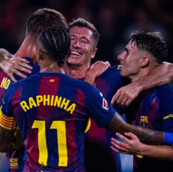 Os craques do Barça comemoram a goleada por 6 a 0 sobre o Valencia, pela Liga Espanhola / @FCBarcelona_br