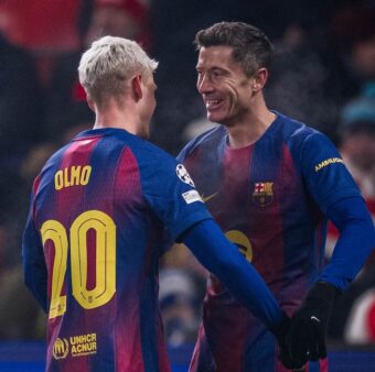 Dani Olmo e Lewandowski, com um gol cada, decretaram a vitória do Barça sobre o Slavia Praga, na Champions League. / @FCBarcelona_br