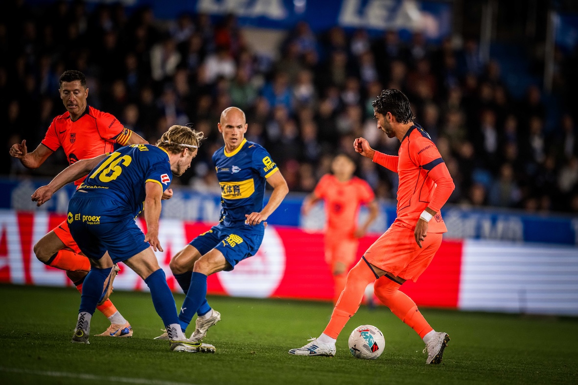 O Barça caiu diante do Alavés por 1 a 0, neste domingo, pela LaLiga. / @FCBarcelona_br