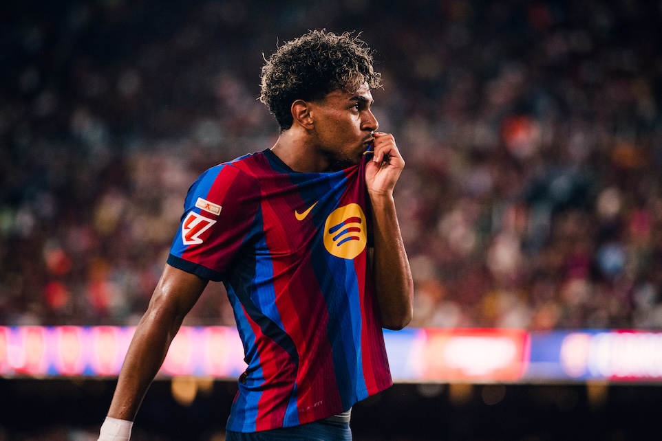 Lamine Yamal é atualmente o melhor camisa 10 do planeta / @FCBarcelona_br