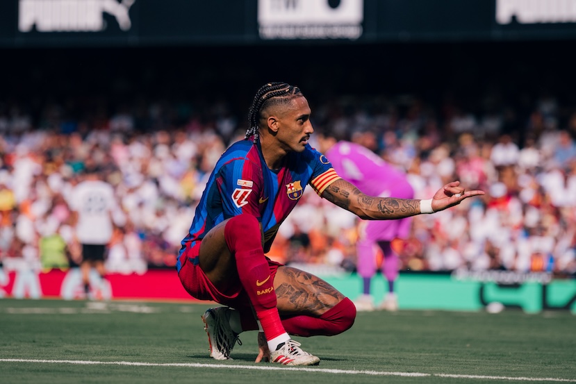 Raphinha é o artilheiro da LaLiga, com seis gols em quatro jogos. / @FCBarcelona_br